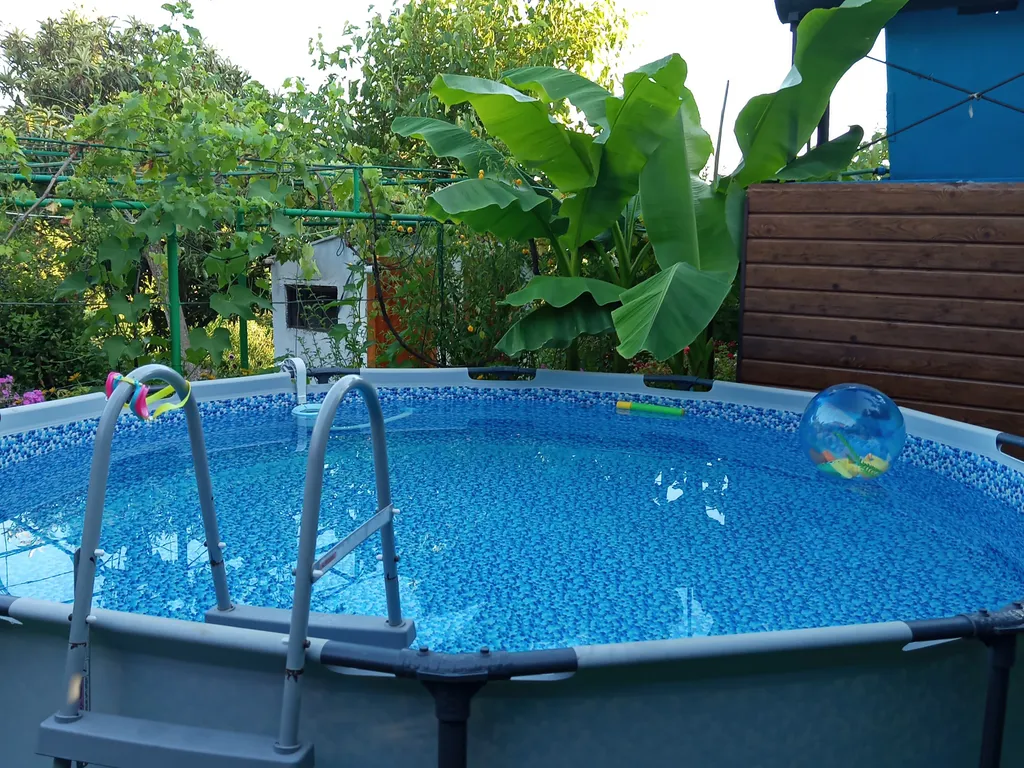 Дом с бассейном у моря