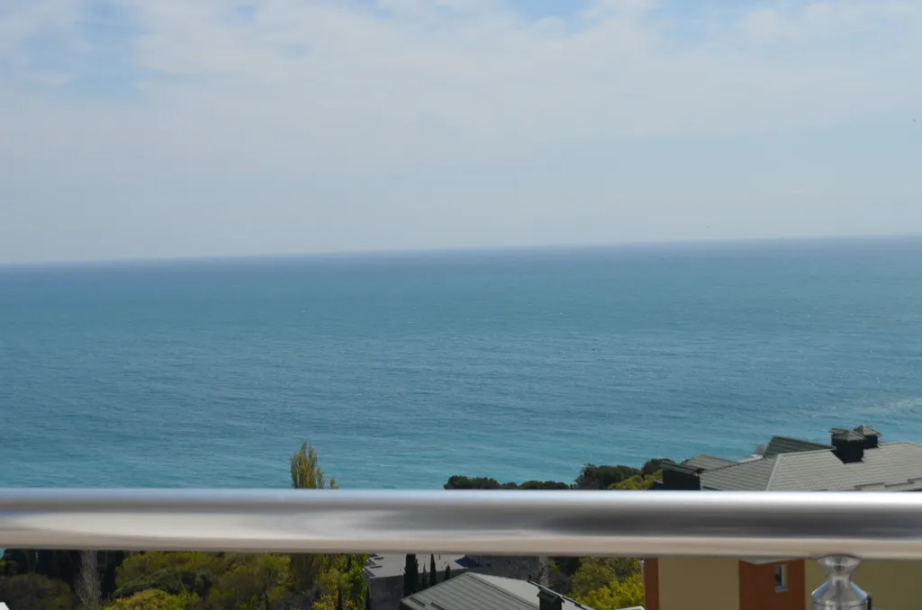 Стильная квартира студия с шикарным видом на море в Мисхоре