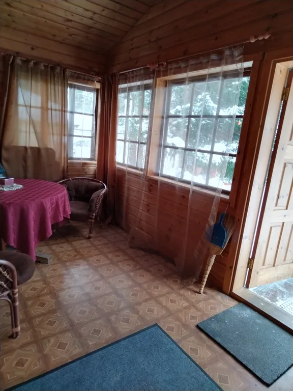 Малый коттедж на берегу озера