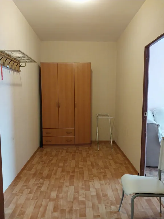 Комфортная евродвушка с двумя диванами в отдельных комнатах