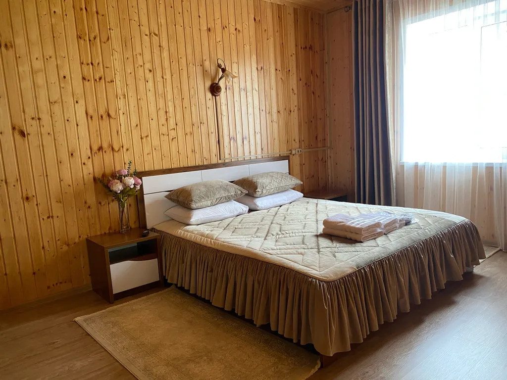 Шале у реки