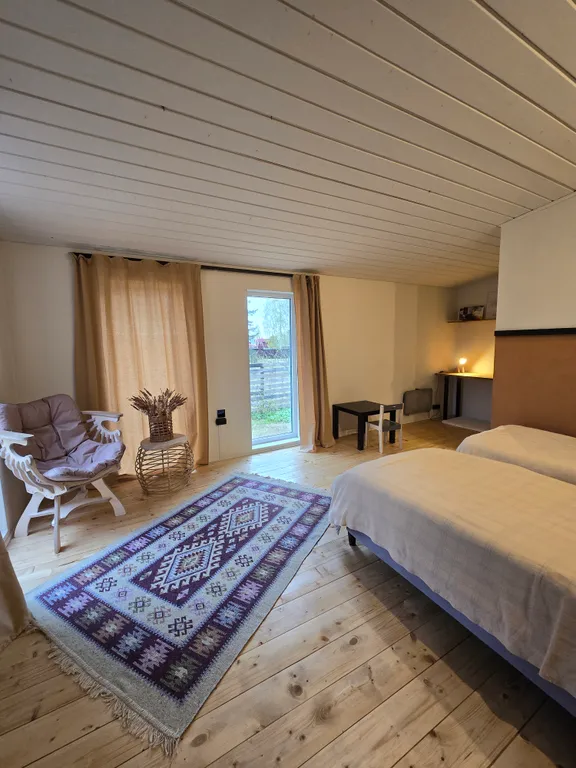 Домик в сосновом лесу