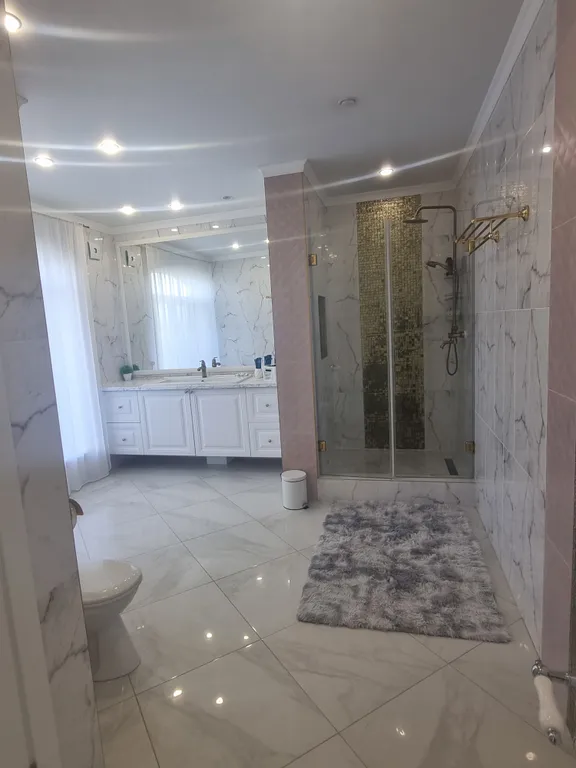 Коттедж с бассейном