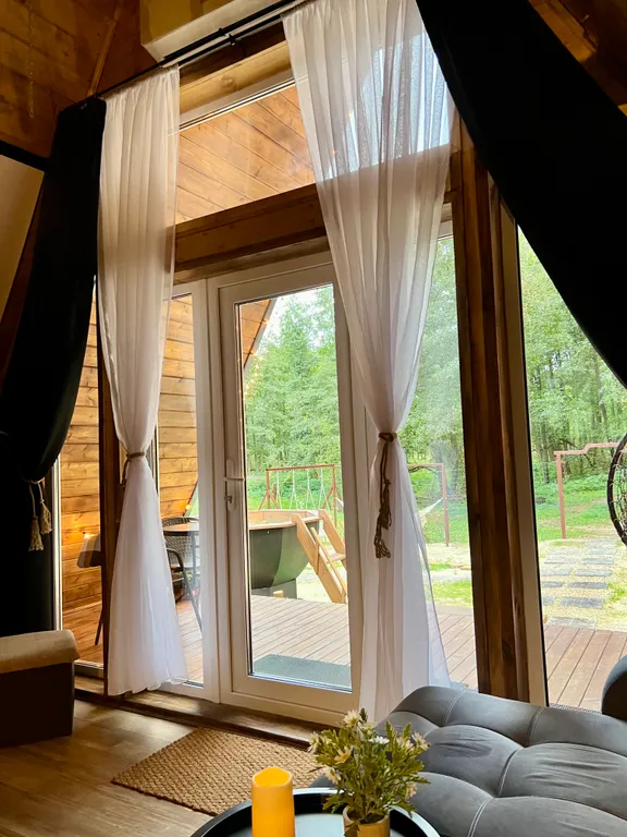 Уютный домик у леса