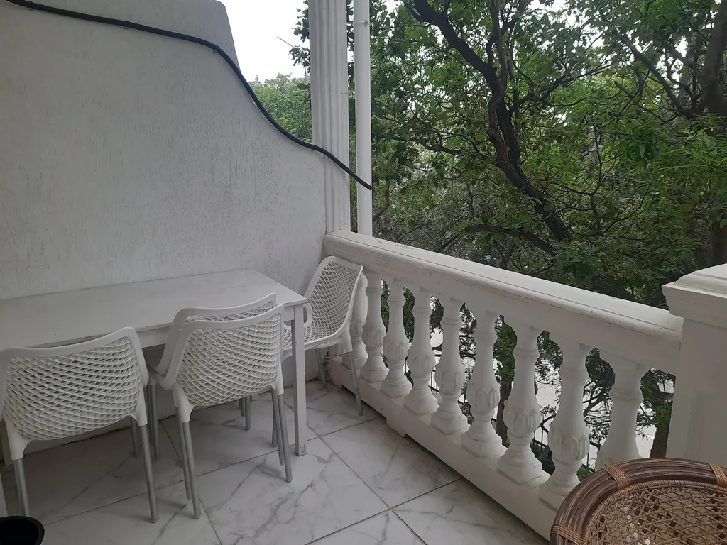 Уютная квартира на главной улице города близ моря