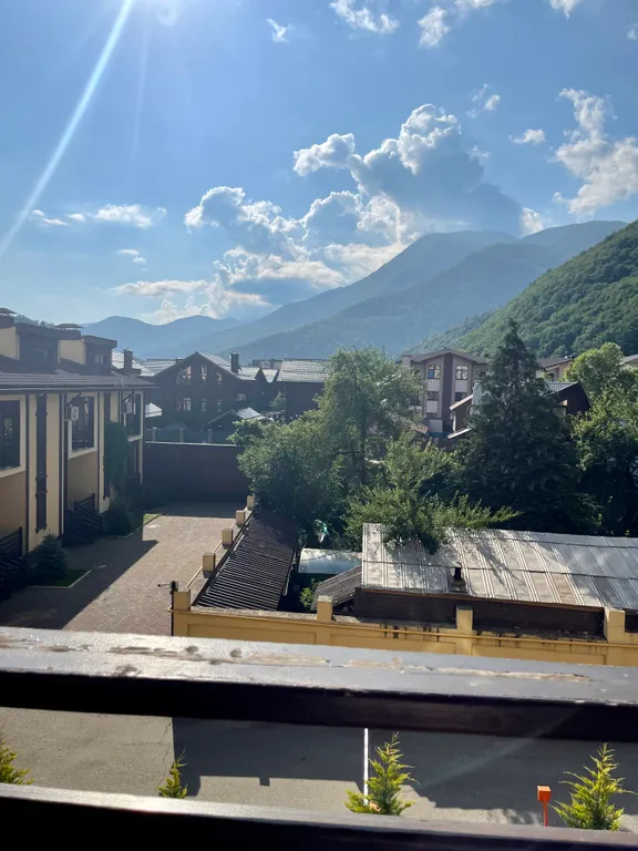 Большая квартира напротив подъемника