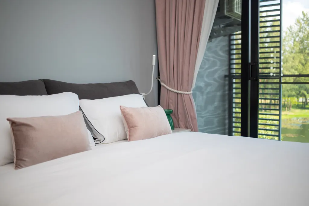 Три спальни с видом на море и озеро