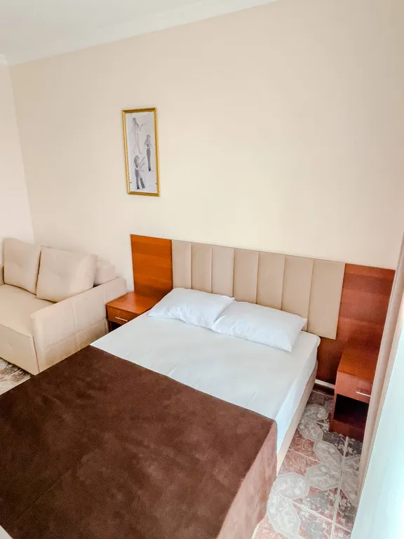 Трехместный номер с балконом