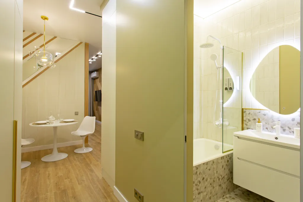 Уютная студия на берегу реки со своей террасой и живописным видом