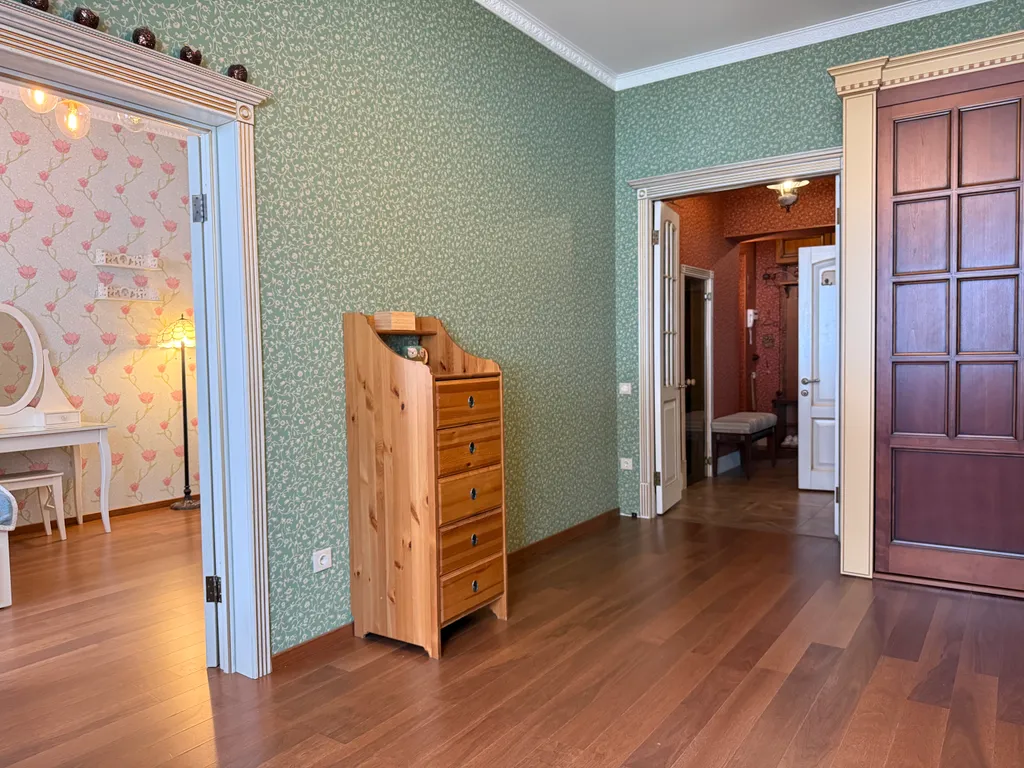 Трехкомнатная квартира Английский шик у Кремля