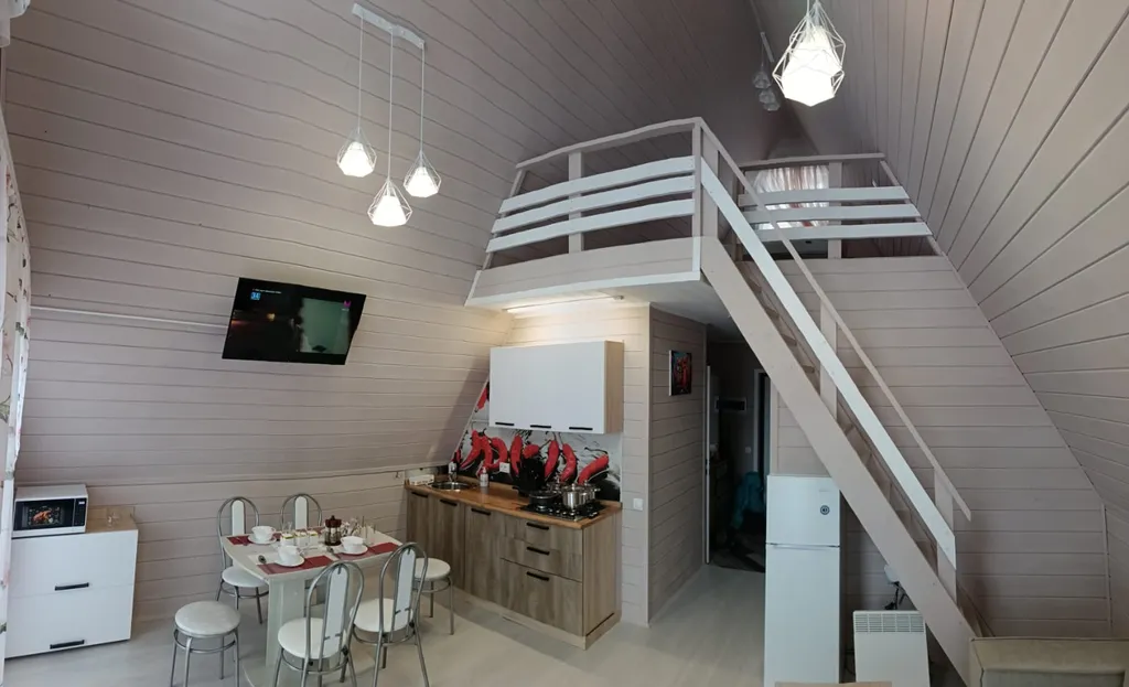 Новый дом на берегу реки