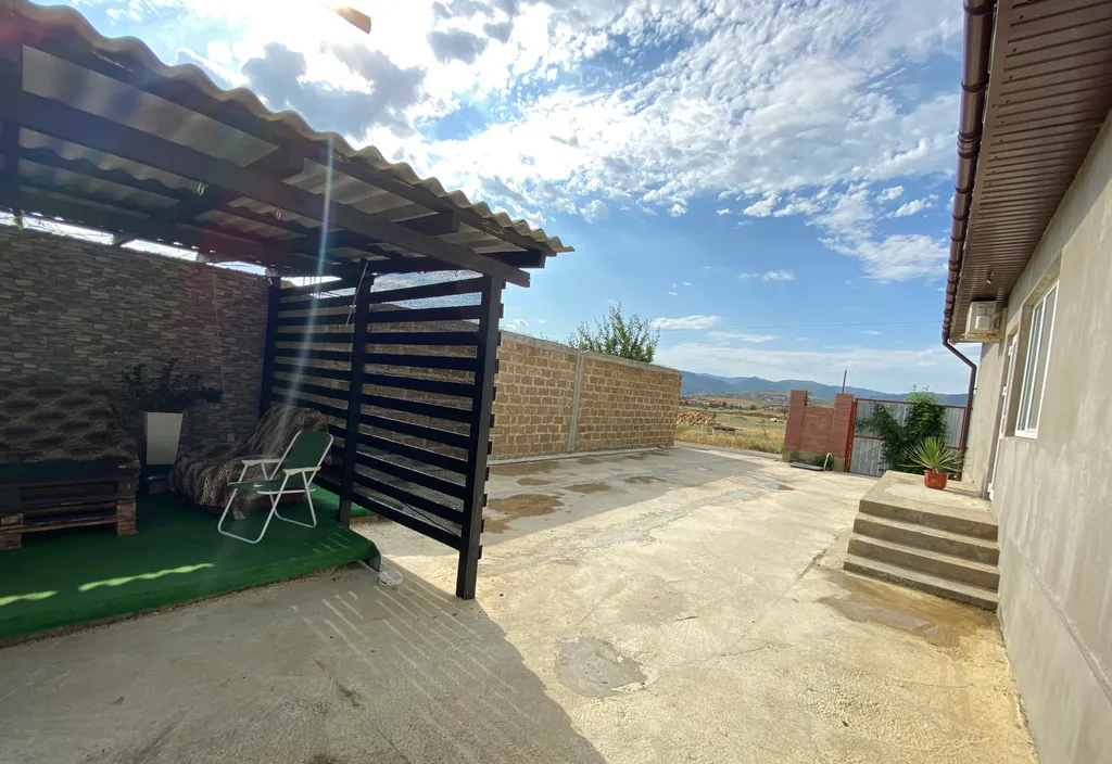 Коттедж Часть дома со своей кухней и отдельным входом под ключ — Судак