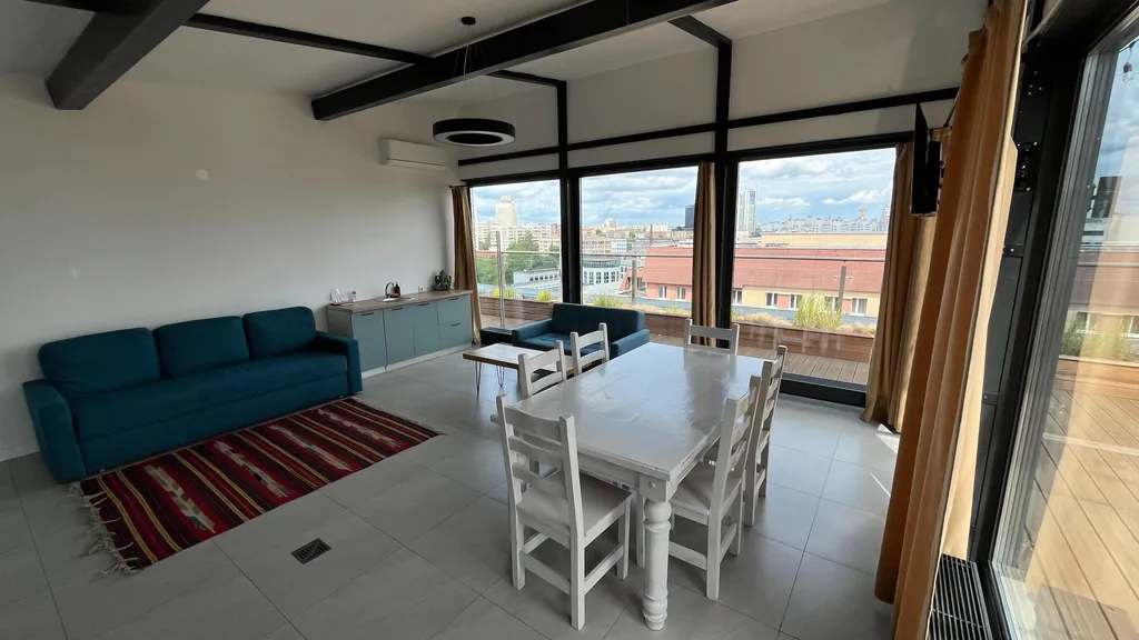 Двухэтажный пентхаус в самом центре