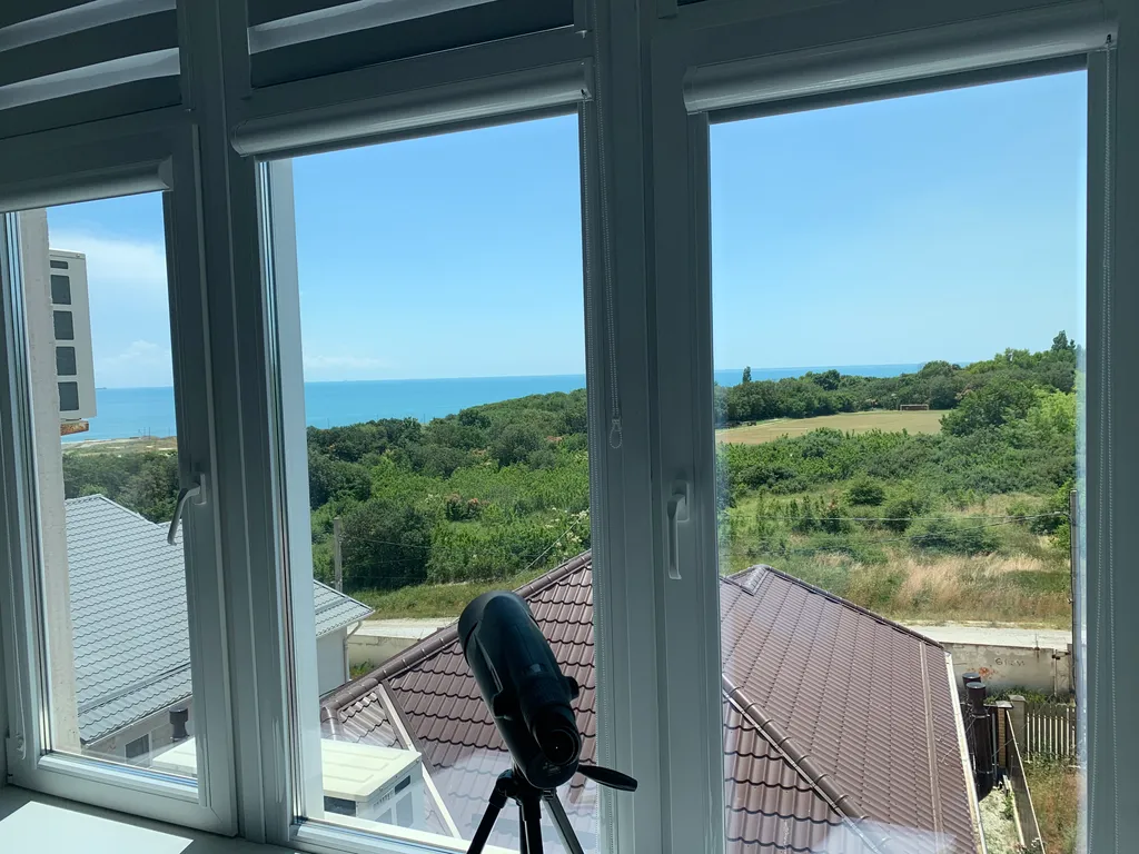 Комфортная квартира в тихом спальном районе на побережье