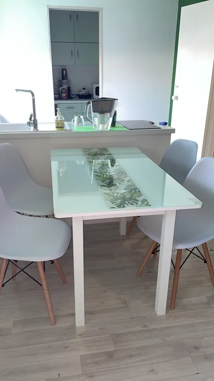 Шикарная студия с выходом на собственную крышу с садовой мебелью