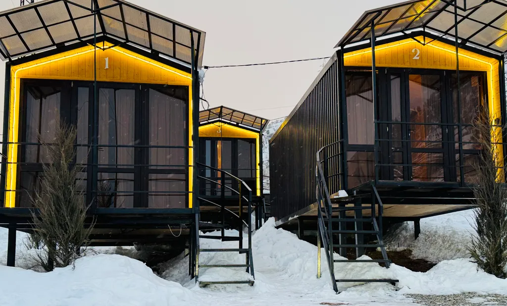 Дом с видом на лес, горы