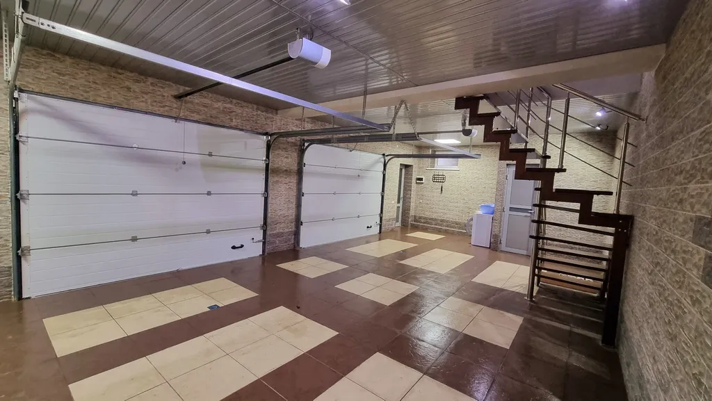 Таунхаус с панорамной эксплуатируемой крышей