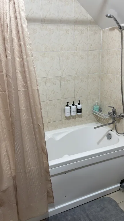 Уютный двухэтажный дом в черте города для отдыха и работы