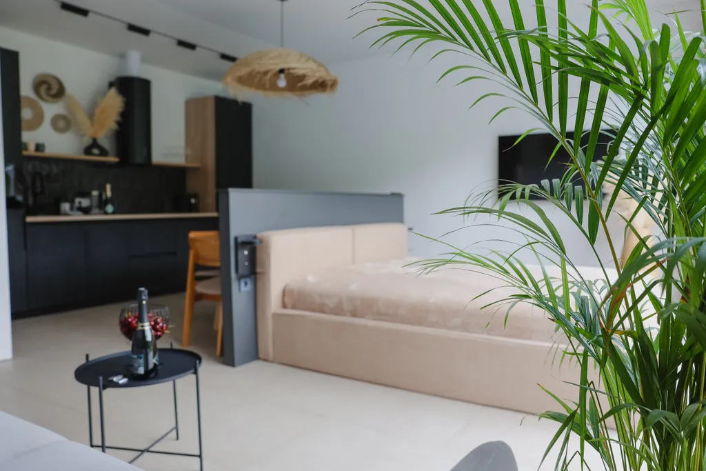 Дом с панорамным видом на лес