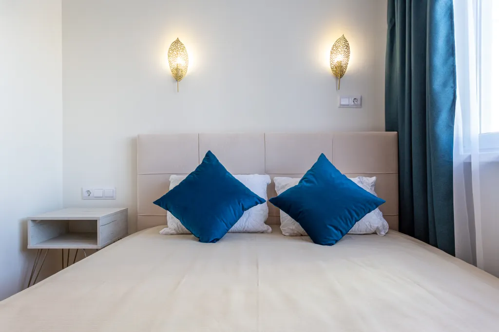 Современная студия Морент с ярким интерьером в жк фрукты