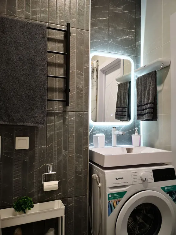 Студия комфорт с видом на горы и бассейнами во дворе