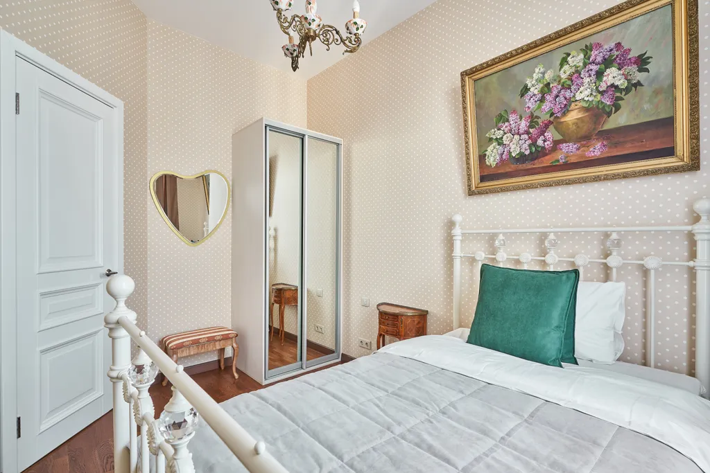 Квартира 3-комнатная квартира в знаменитом доме на Патриарших прудах в центре — Москва