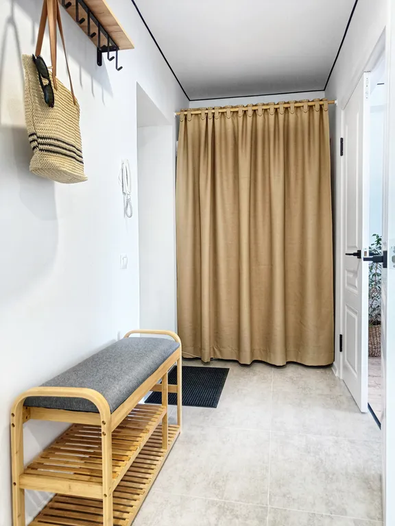 Студия с видом на горы в самом центре