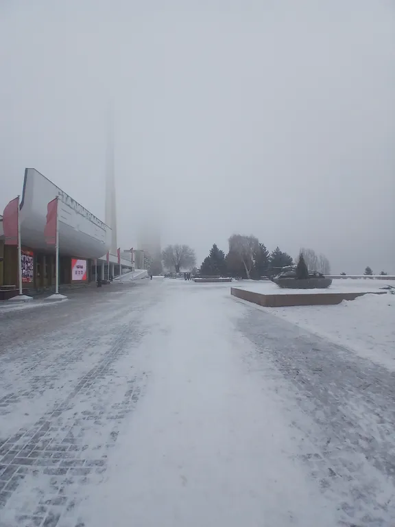 Жизнь с видом реку: огромная лоджия с панорамным остеклением в пол!