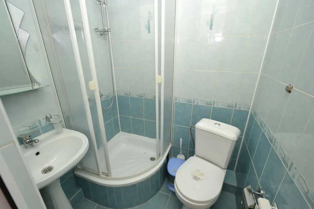 Квартира Квартира Двухместный номер с балконом в гостевом доме "Легенда" с бассейном. — Анапа