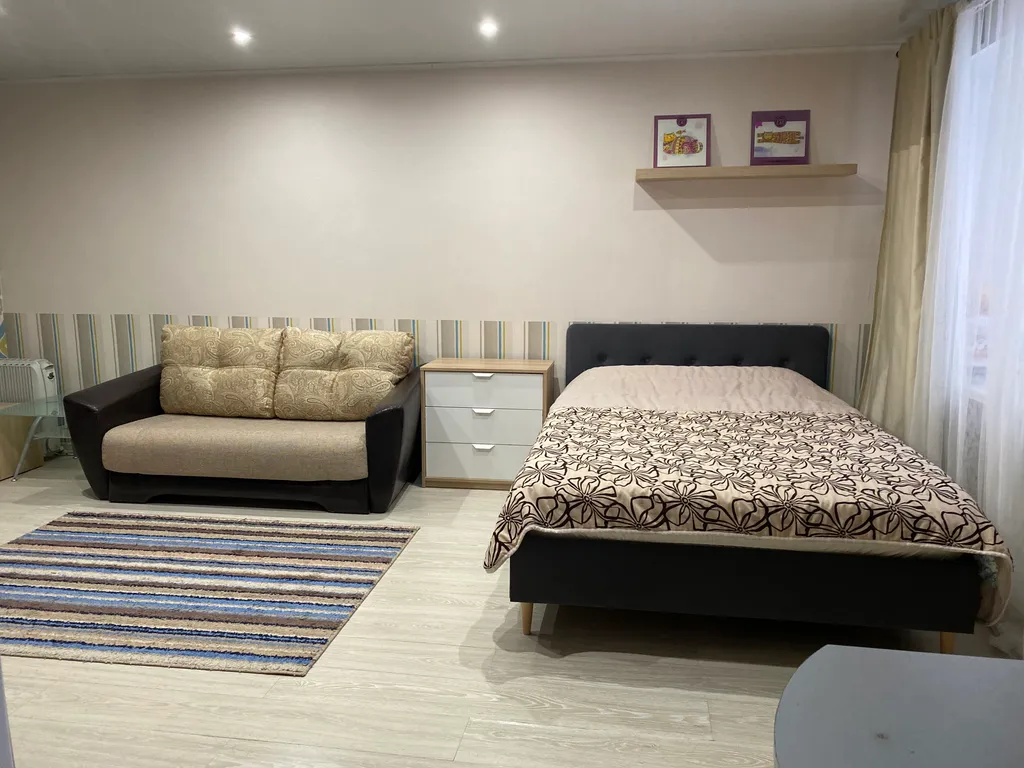 Квартира-студия рядом с центром города — аренда посуточно в Кировск