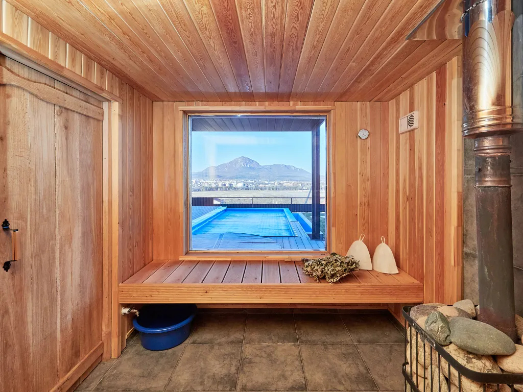 Дом с теплым бассейном, джакузи и потрясающим видом