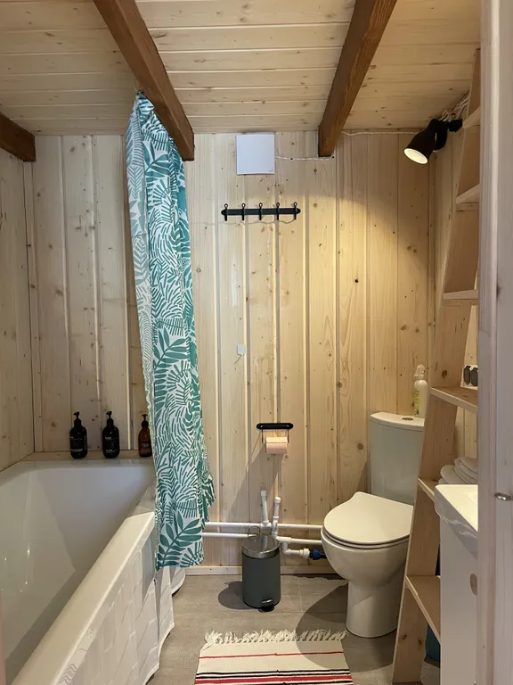 Уютный дом черный