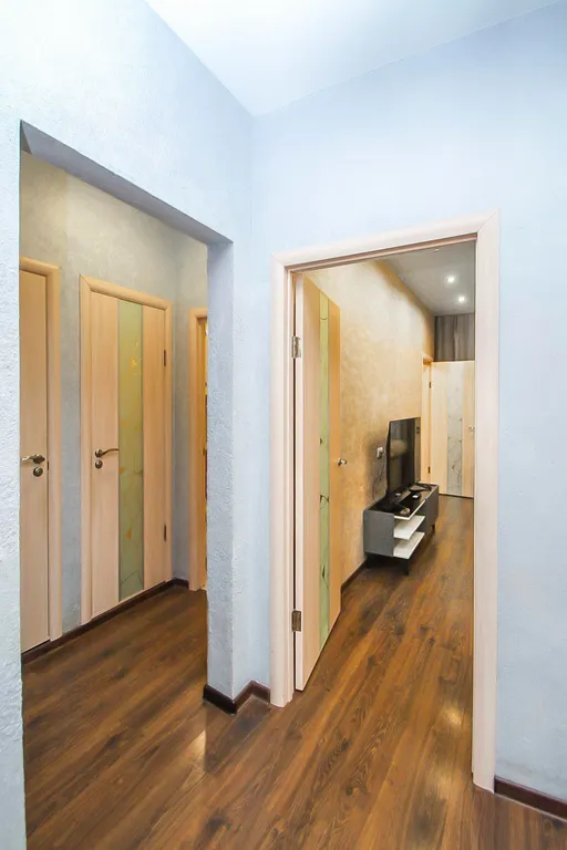 2 комнатная квартира возле тц Аура