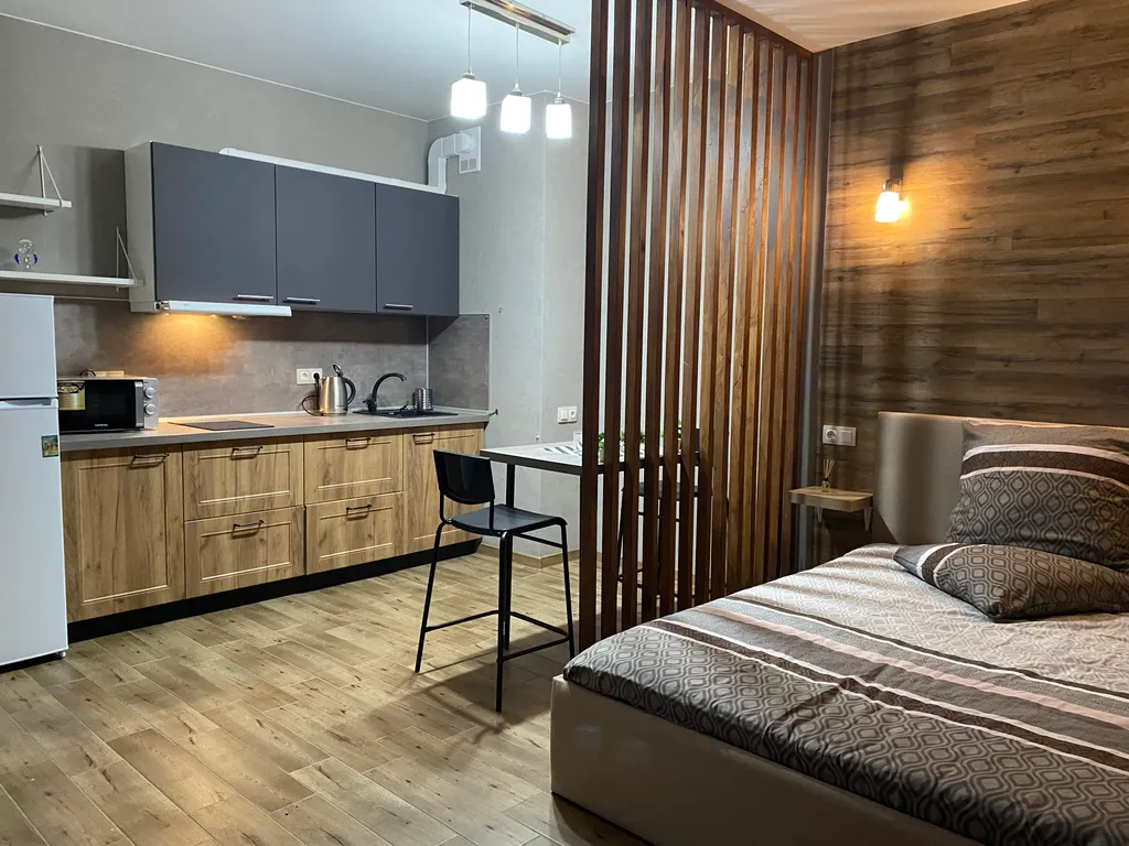 Квартира-студия с новым дизайнерским ремонтов в новом доме