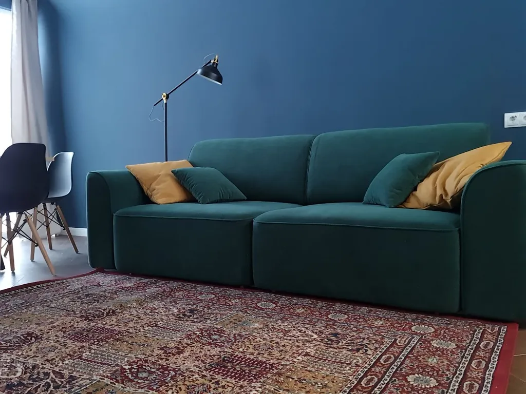 Уютный загородный дом с панорамным окнами