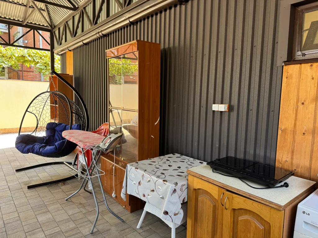 Коттедж Коттедж Деревянный Барнхаус с террасой и парковкой - 7 минут до моря — Геленджик