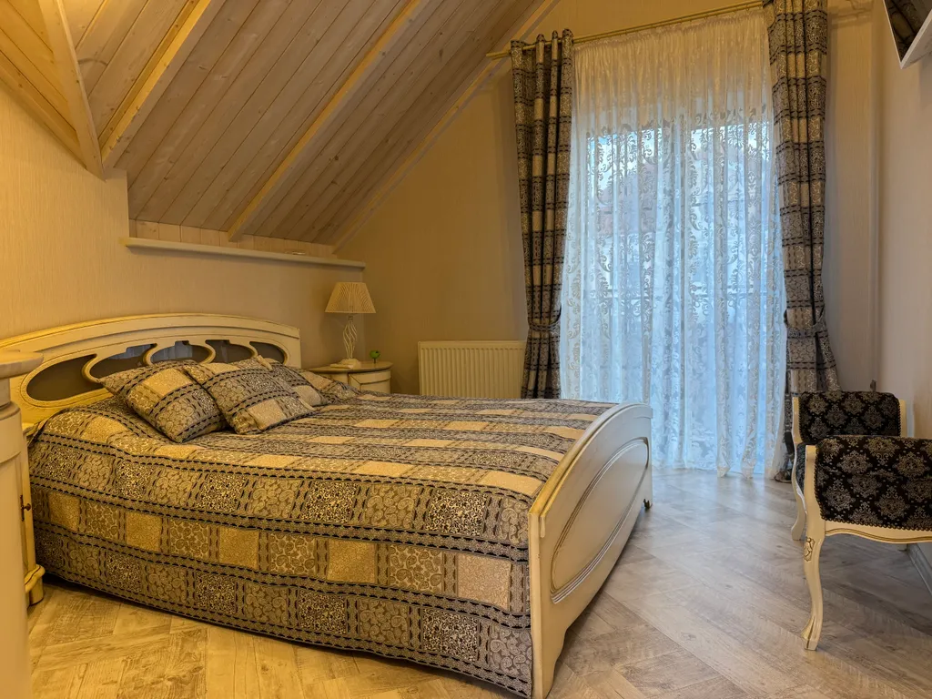 Часть дома на море с баней