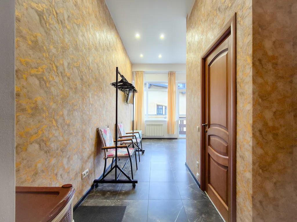 Просторная квартира с видом на горы