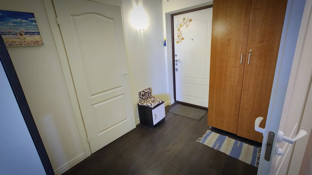 Квартира с массажным креслом и аквариумом