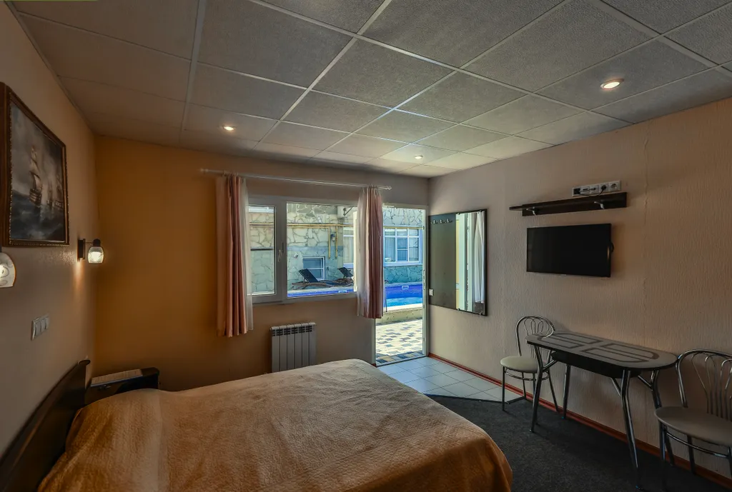 Квартира Квартира Стандарт с видом на бассейн — Геленджик