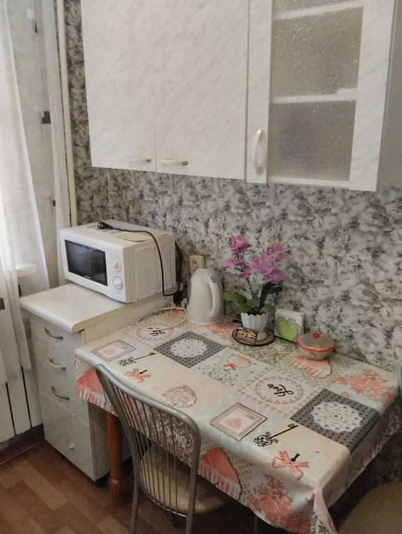 Квартира Чистая комфортная квартира рядом Рефт-Арена — Рефтинский