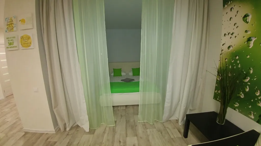 Светлая и просторная квартира-студия с дизайнерским ремонтом