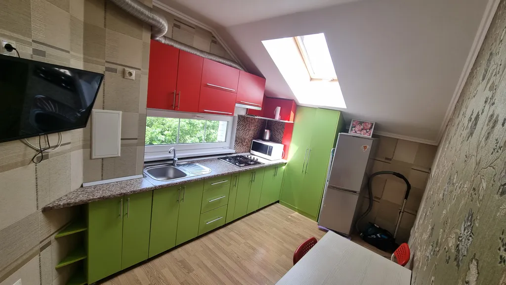 Видовая, уютная квартира с балконом у реки в центре