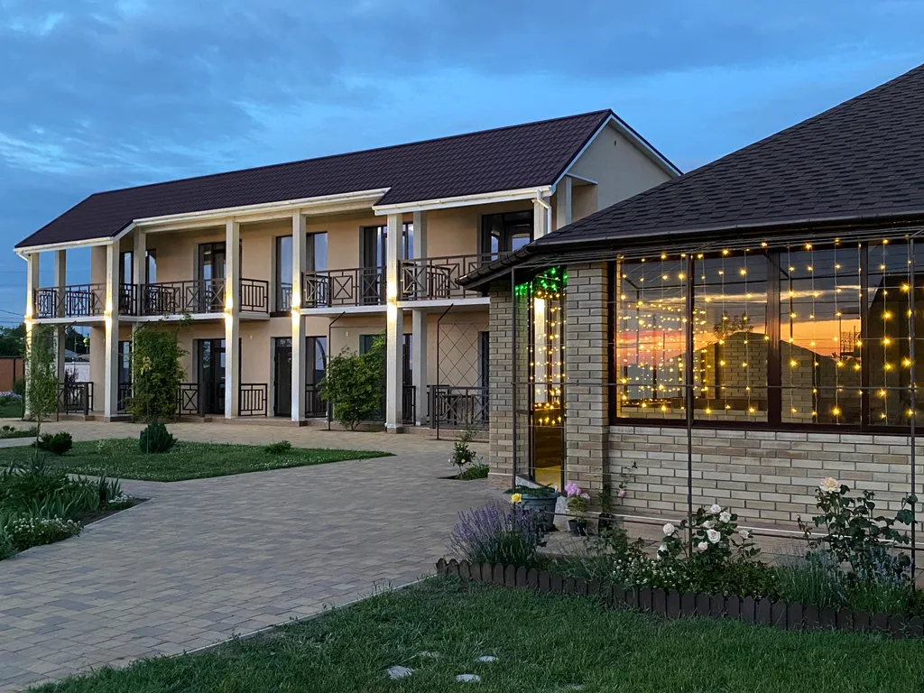 Коттедж Коттедж Стандартный четырёхместный номер — Витино