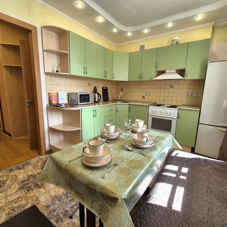 Большая светлая квартира на Колпакова