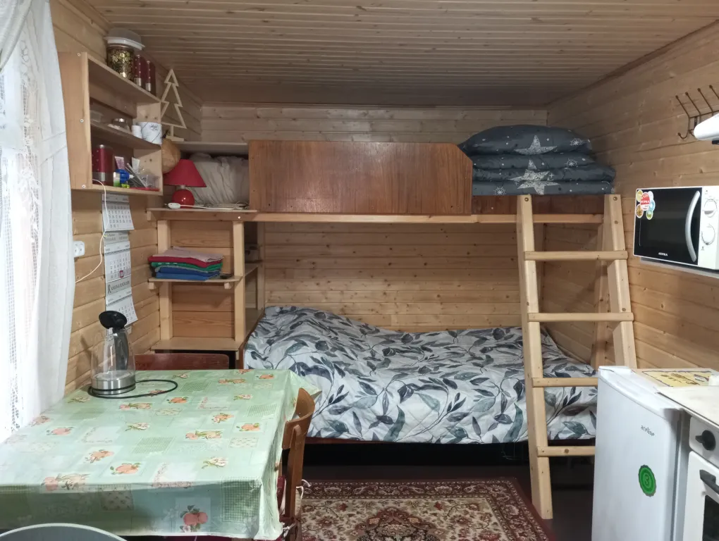 Домик у озера