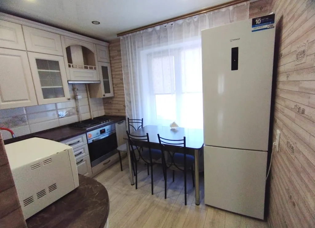 Квартира Красивая трёхкомнатная квартира — Карасук