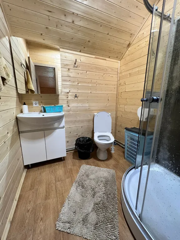 Дом на Горьковском море напротив спортивной базы Море спорта