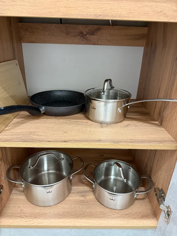 Просторная двух комнатная квартира с новым ремонтом, мебелью и технико