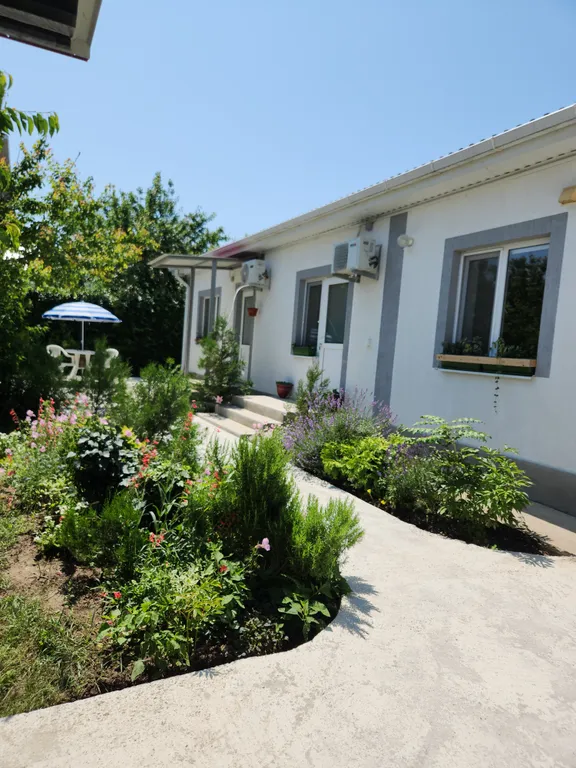 Семейный 3-х комнатный номер в тихом районе